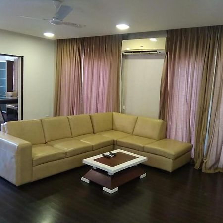 Crest Executive Suites, Whitefield Bangalore Exterior foto